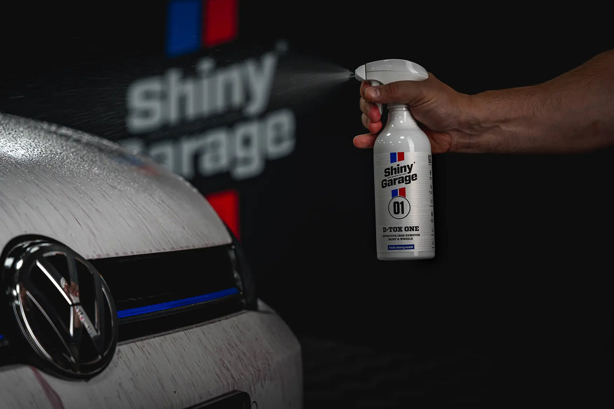 Shiny Garage D Tox Flyverust fjerner & fælgrens sprøjtes på volkswagen golf