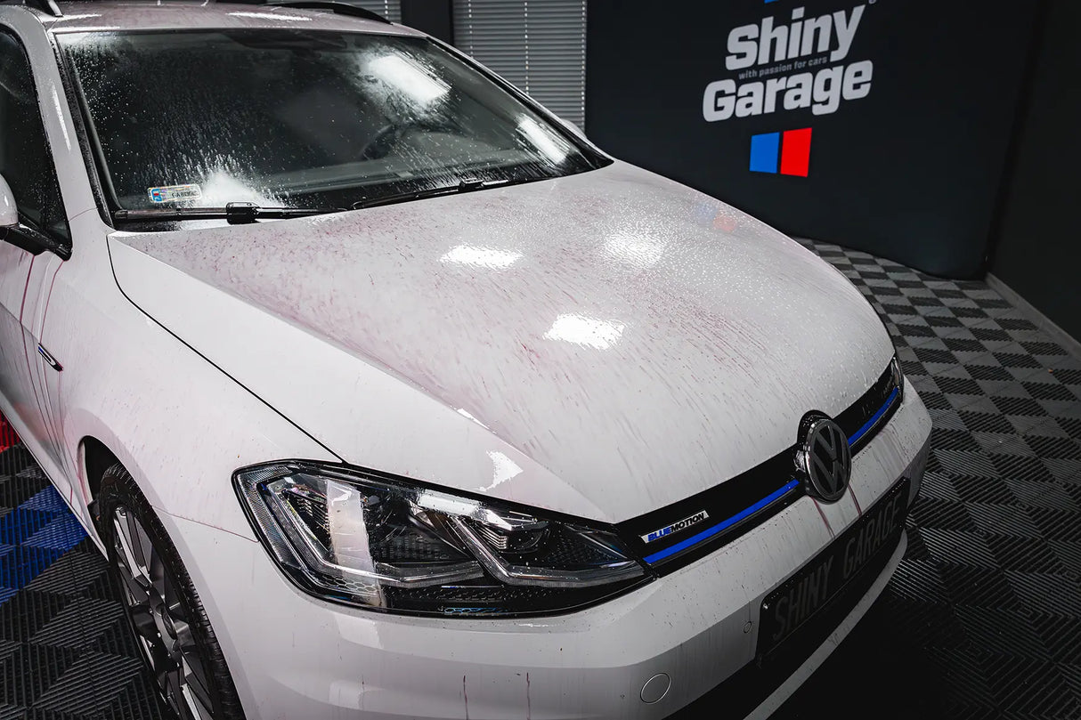 Shiny Garage D Tox Flyverust fjerner & fælgrens efter det sprøjtes på volkswagen golf 2