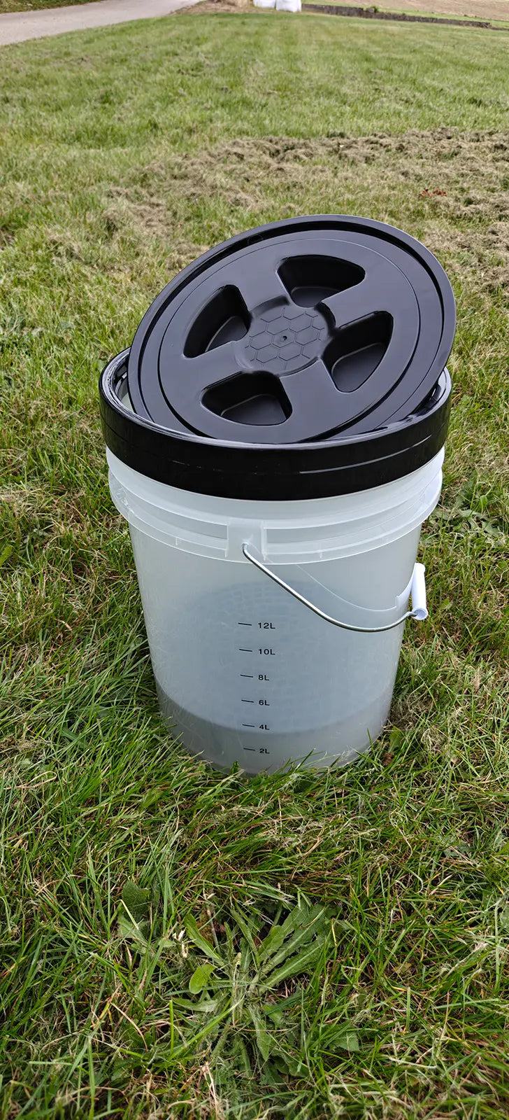 Detail Gear ClearView Vaskespand set oppe fra bag fra