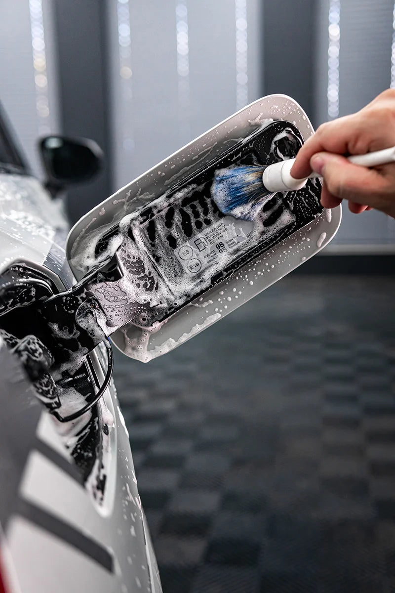 Shiny Garage Red Devil degreaser affedter i brug 2