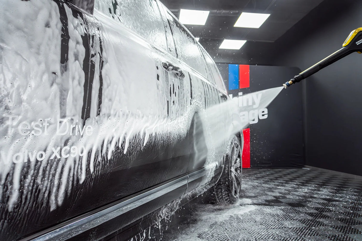 Shiny Garage Snowfoam fruit skylles af Volvo XC90
