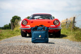 Monello Cubo Detailing bag bilpleje taske ses foran bil