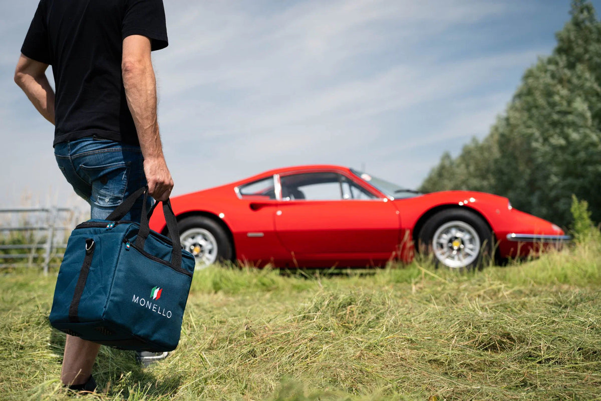 Monello Cubo Detailing bag bilpleje taske ses i brug