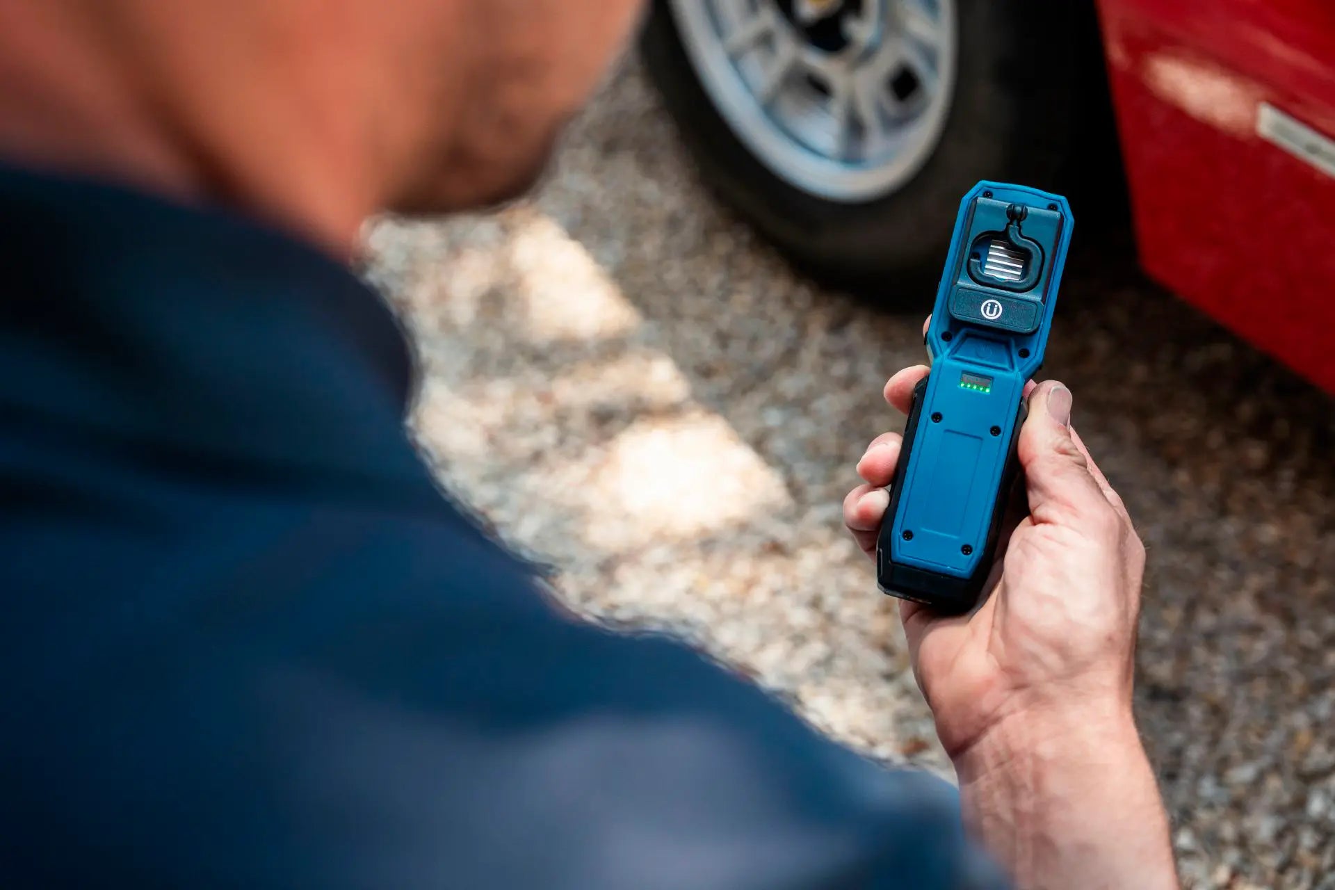 Monello skumlanse sat sammen med pistolgreb