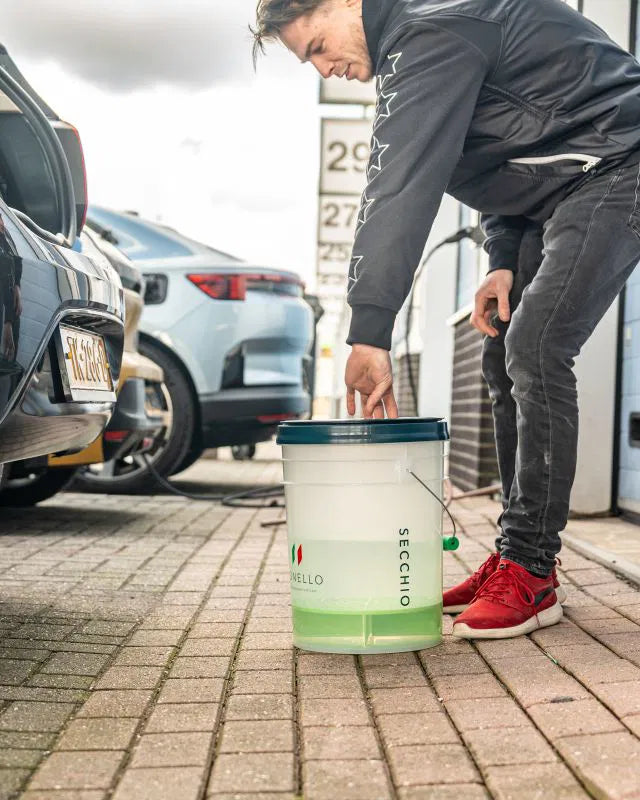 Monello Sigillo låg til vaskespand vises i brug