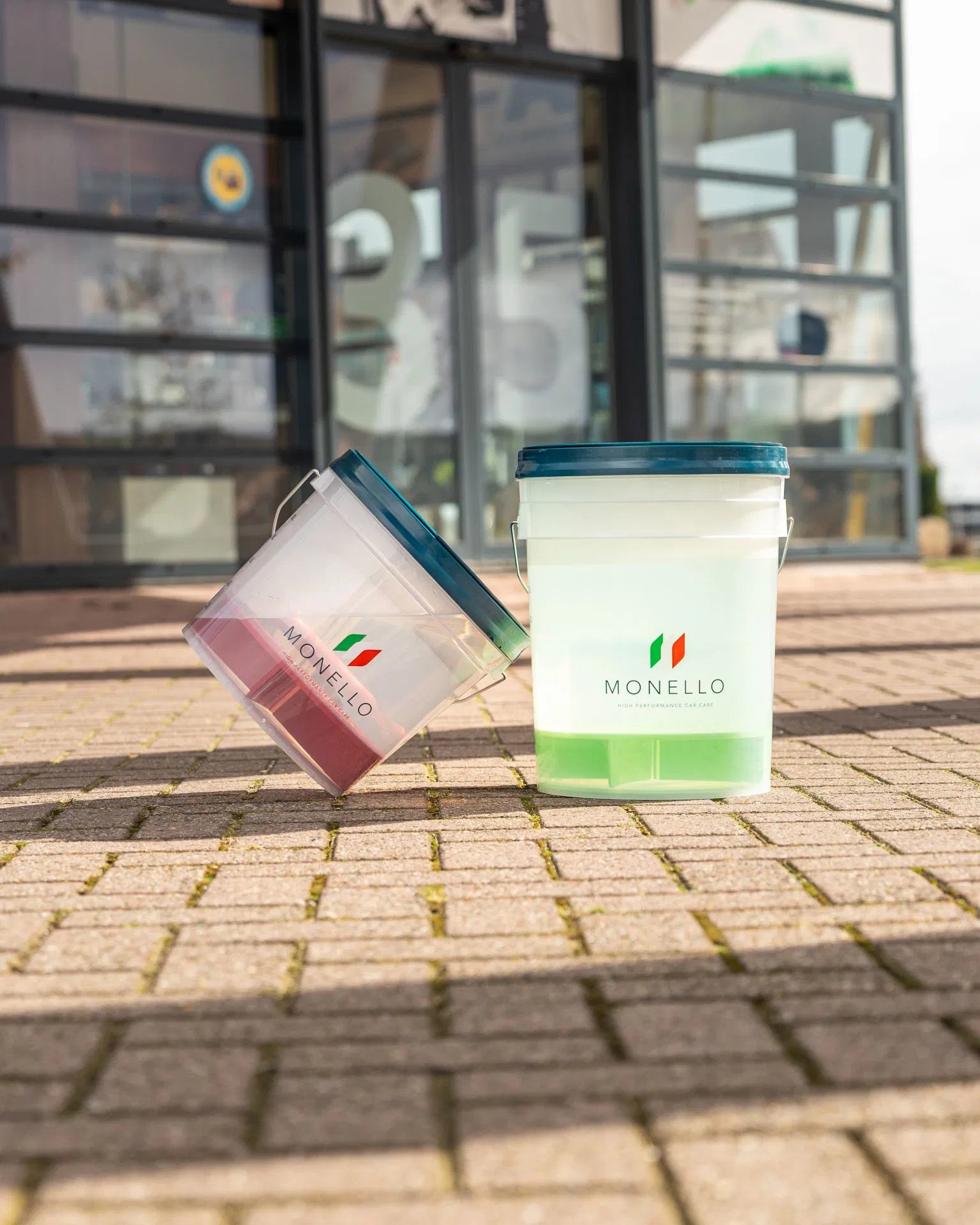 Monello Sigillo låg til vaskespand vist monteret