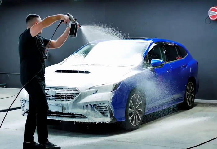 NXTZEN Foam Decon snowfoam skummer bilen ind
