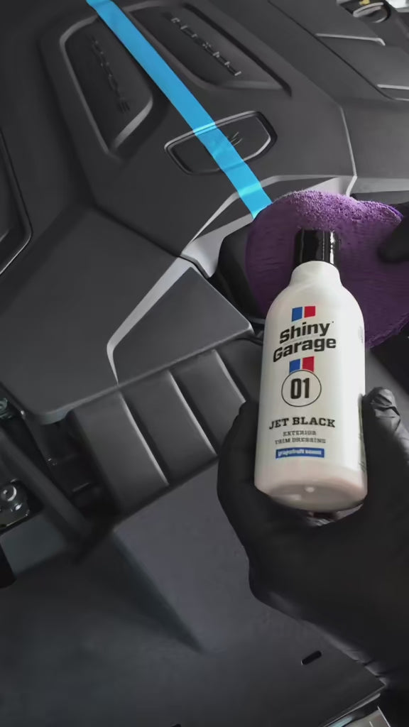 Shiny Garage Jet Black Plastbehandling Video