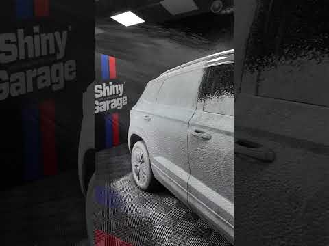 Brug Shiny Garage Snowfoam Fruit og Få Tykt Skum